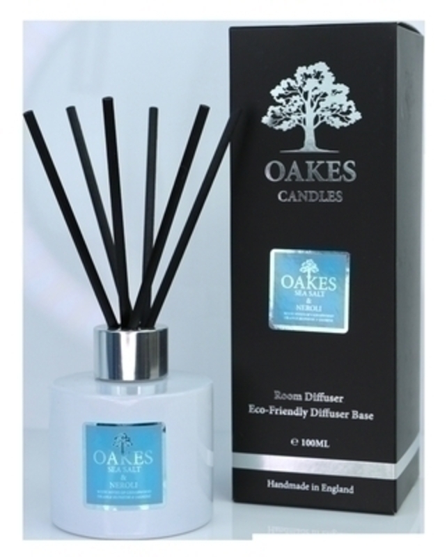 Oakes Seasalt and Neroli Room Diffuser Oakes Vegan friendly artisan luxury diffuser for your home in Sea Salt and Neroli. Made locally in Liverpool.  The diffuser liquid is housed in simple cylindrical white glassware with a silver screw on cap. The 100ml Diffuser is elegantly finished with a metallic silver label. Each diffuser has black natural fibre reeds designed to give you the maximun throw of fragrance from your diffuser. Finally this luxury Oakes Diffuser is elegantly packaged in a bespoke stylish foil Oakes Presentation Box.